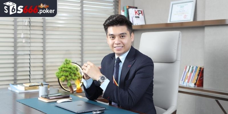 CEO Tú Tiền Đạo là ai?
